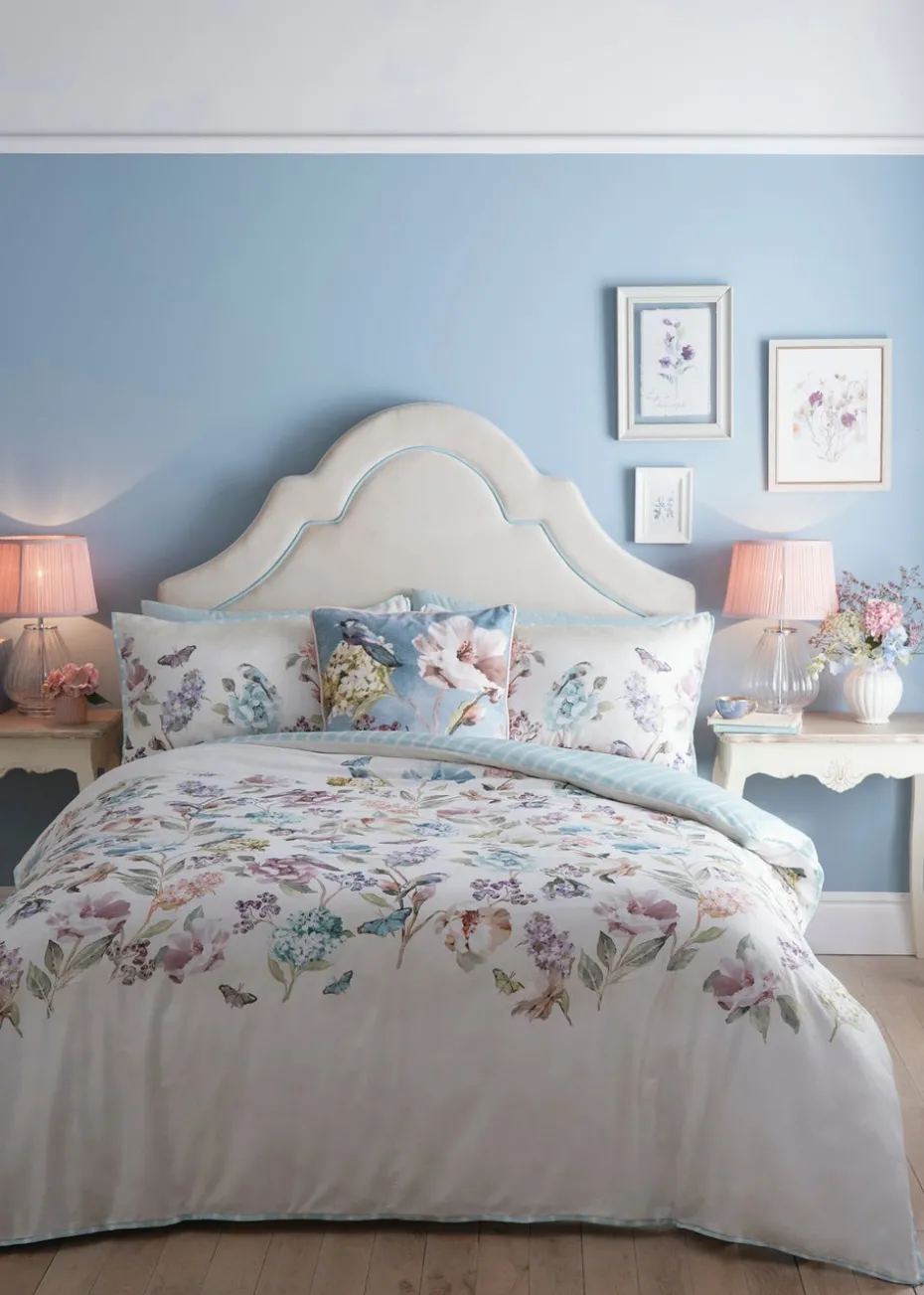 Appletree Heritage Portia Digitally Printed Filled Cushion