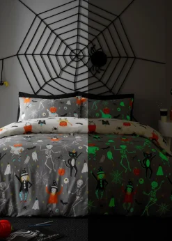 Bedlam Halloween Party Duvet Cover Set