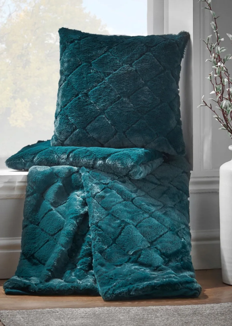 Catherine Lansfield Cosy Diamond Soft 130x170cm Blanket Throw