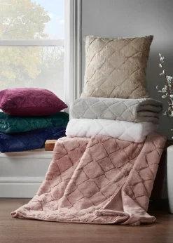 Catherine Lansfield Cosy Diamond Cushion (43x43cm)