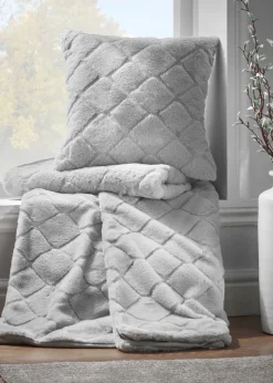 Catherine Lansfield Cosy Diamond Cushion (43x43cm)