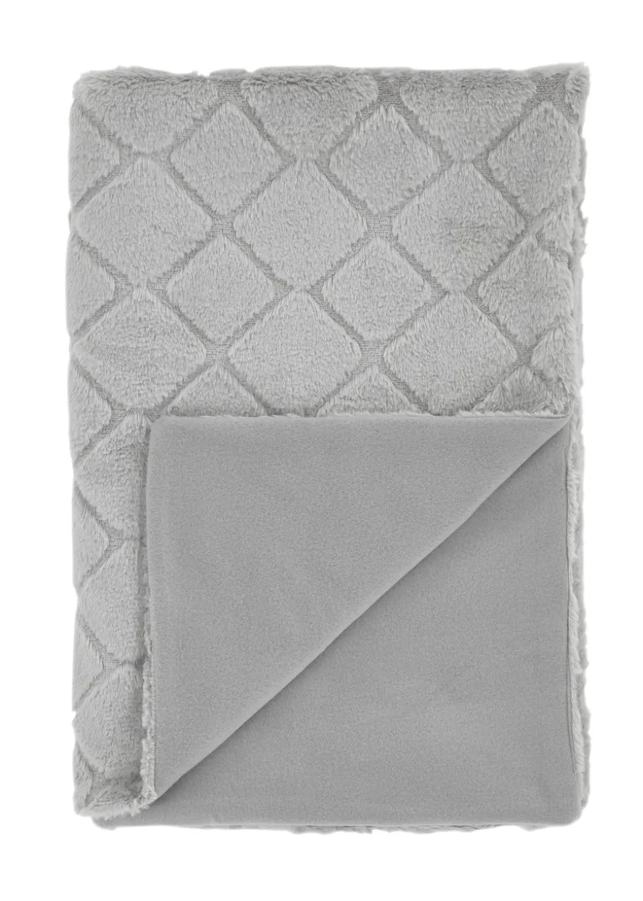 Catherine Lansfield Cosy Diamond Soft 130x170cm Blanket Throw