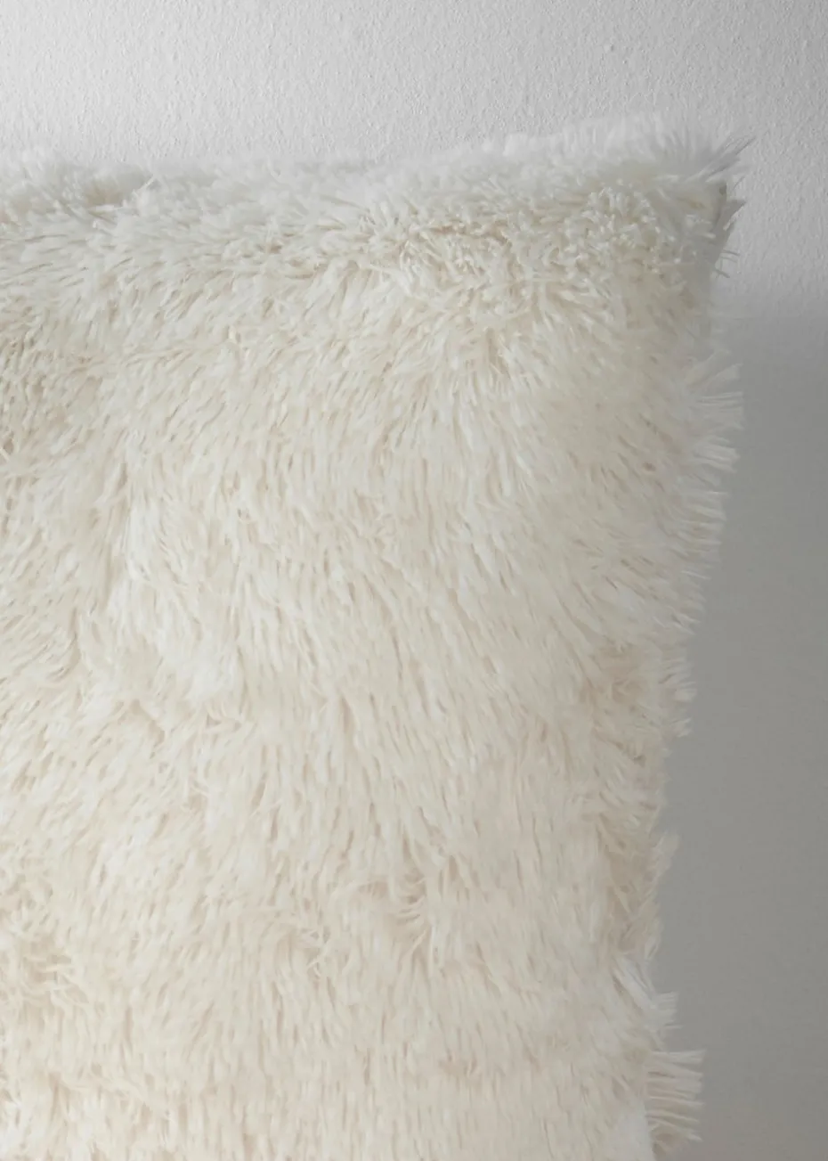 Catherine Lansfield Cuddly Cushion (45x45cm)