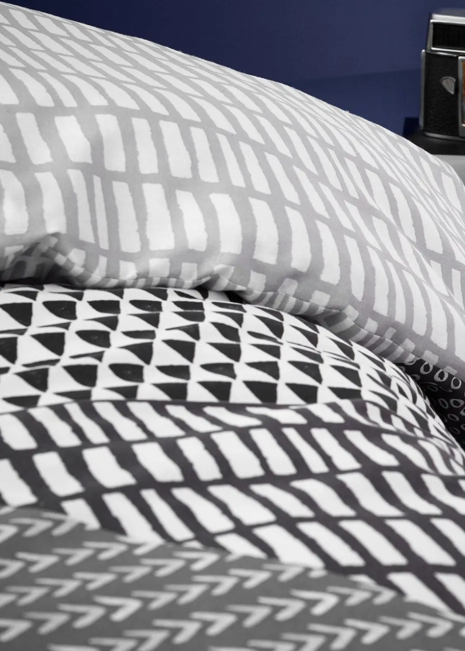 Catherine Lansfield Grey Larsson Geo Reversible Duvet Cover Set with Pillowcases