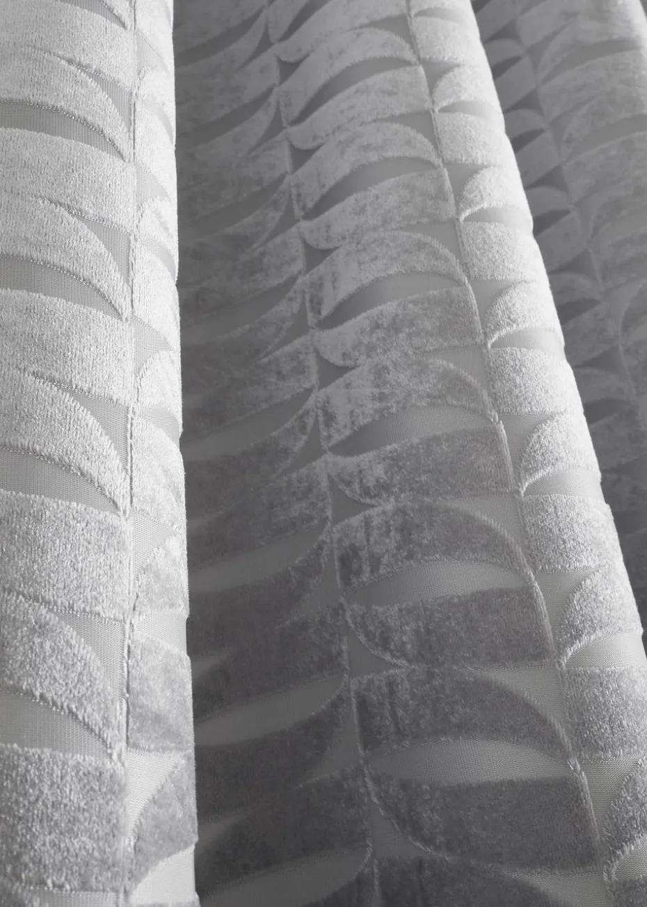 Curtina Kendal Silver Eyelet Curtains