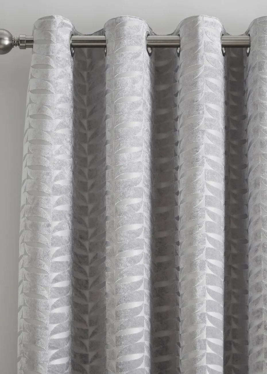 Curtina Kendal Silver Eyelet Curtains