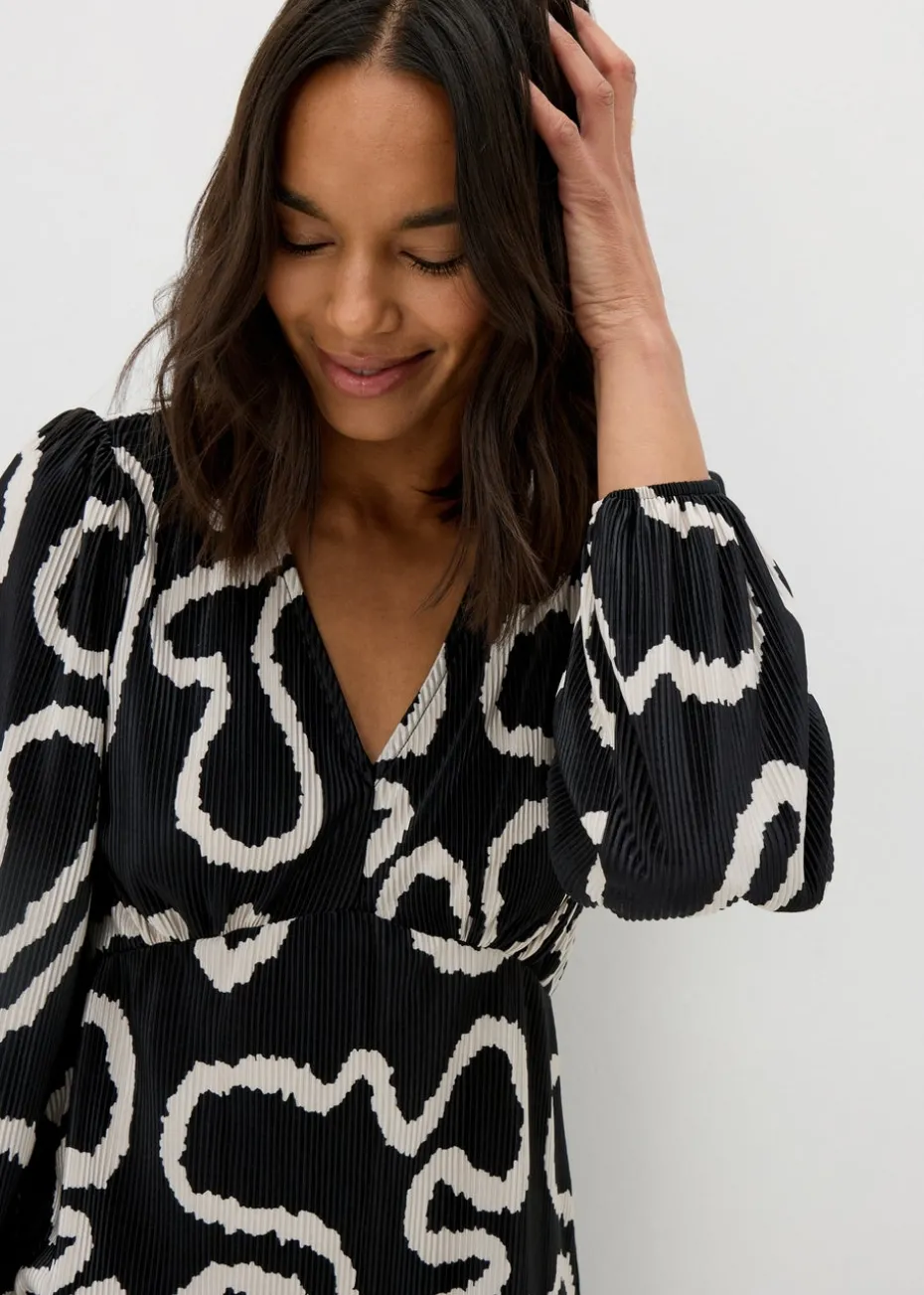 Et Vous Black Plisse Wiggle Print Midi Dress