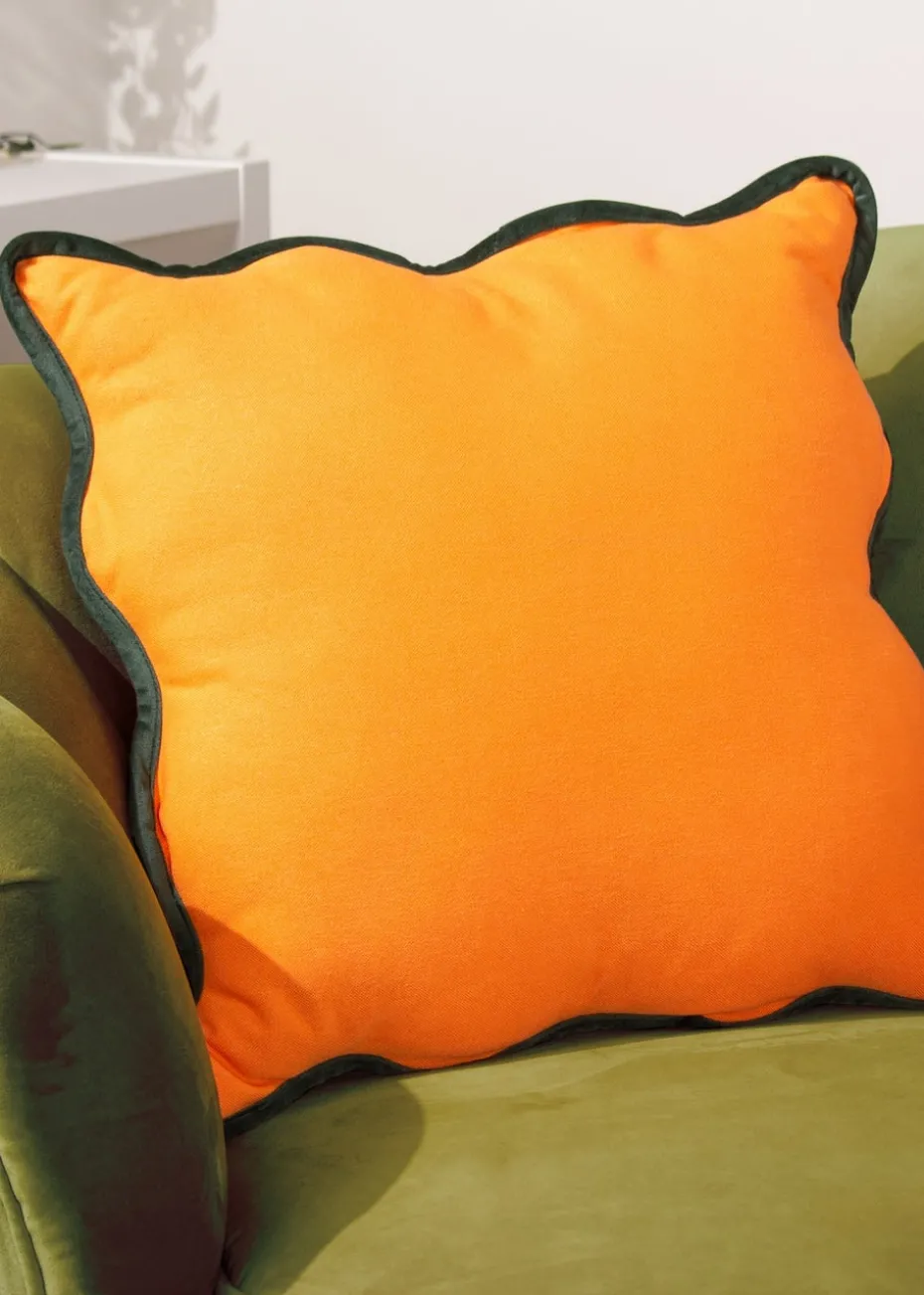 Heya Home Wiggle Velvet Piped Ready Filled Cushion (45cm x 45cm x 8cm)