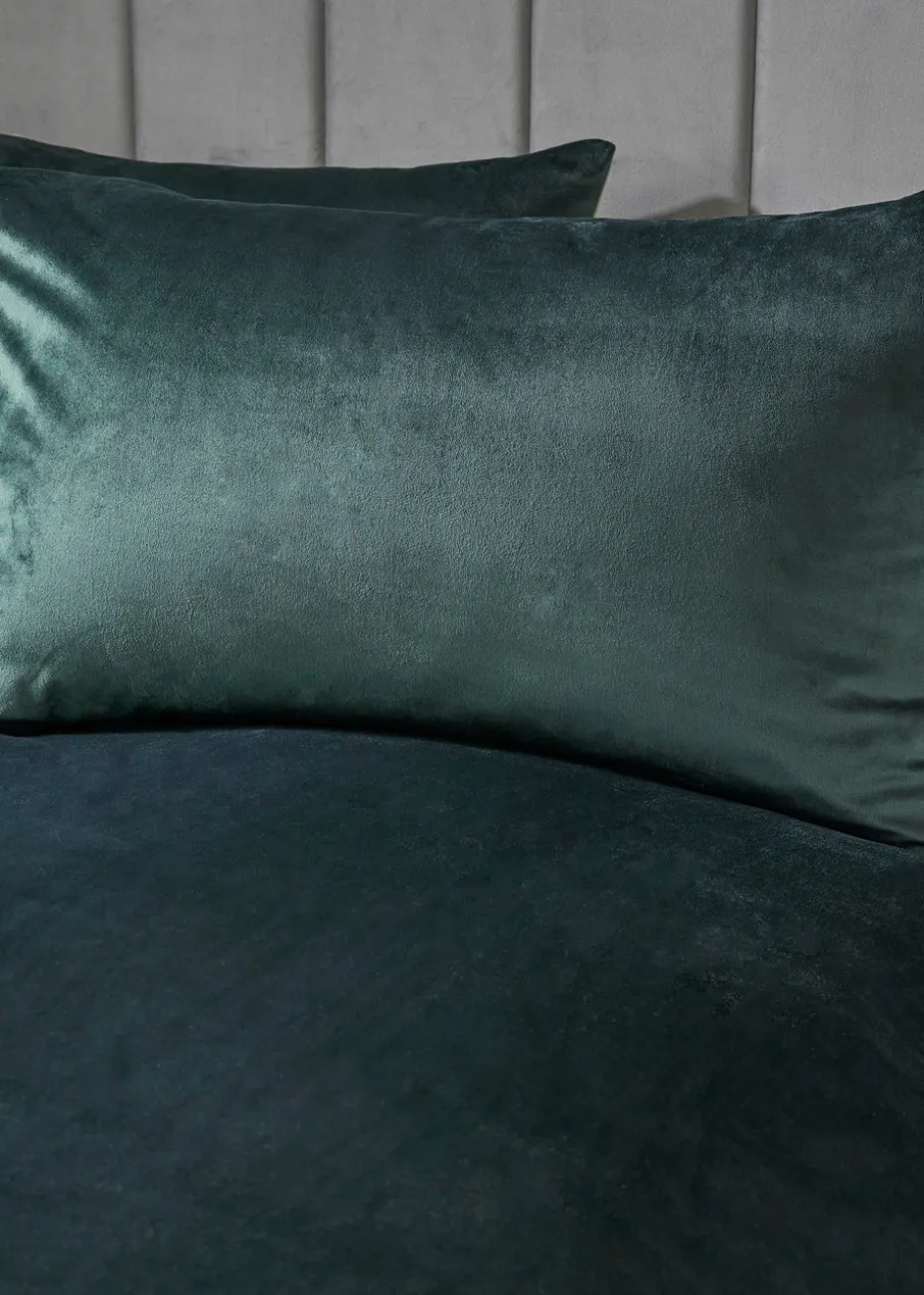 Laurence Llewelyn-Bowen Montrose Velvet Green Duvet Cover Set