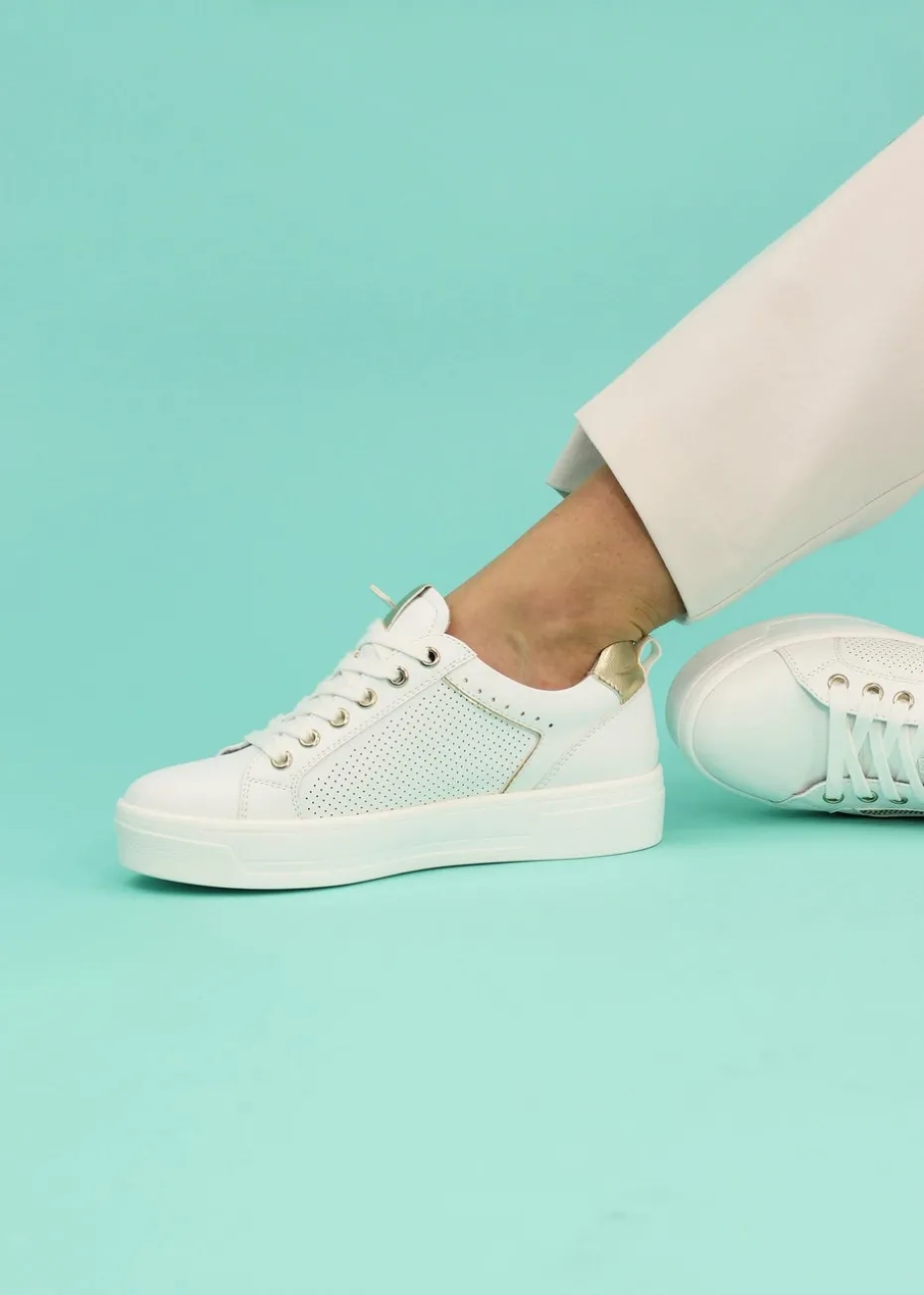 Lunar White Nia Trainer