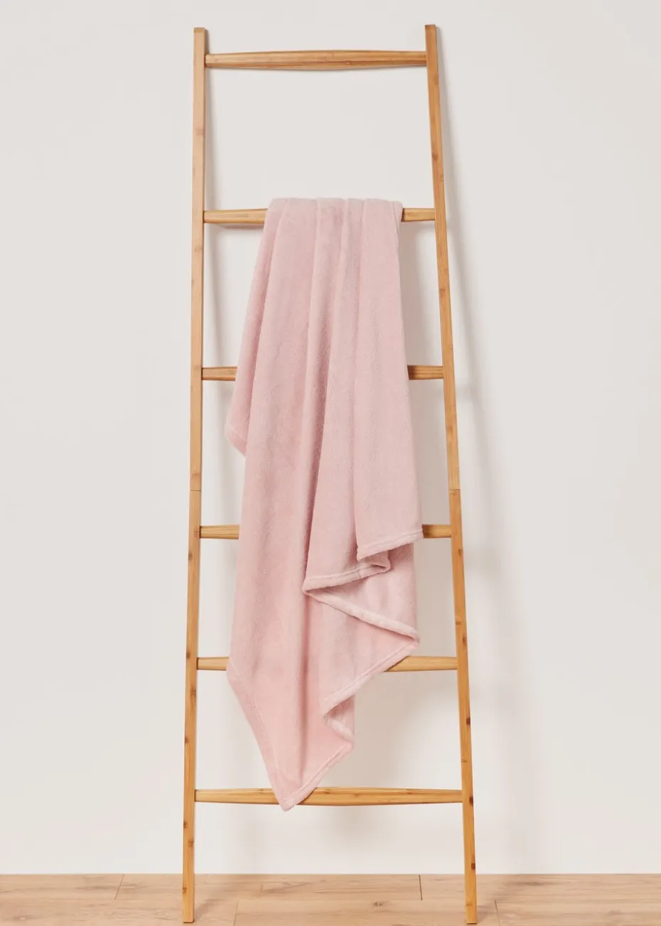 Plain Pink Throw (130cm x 150cm)