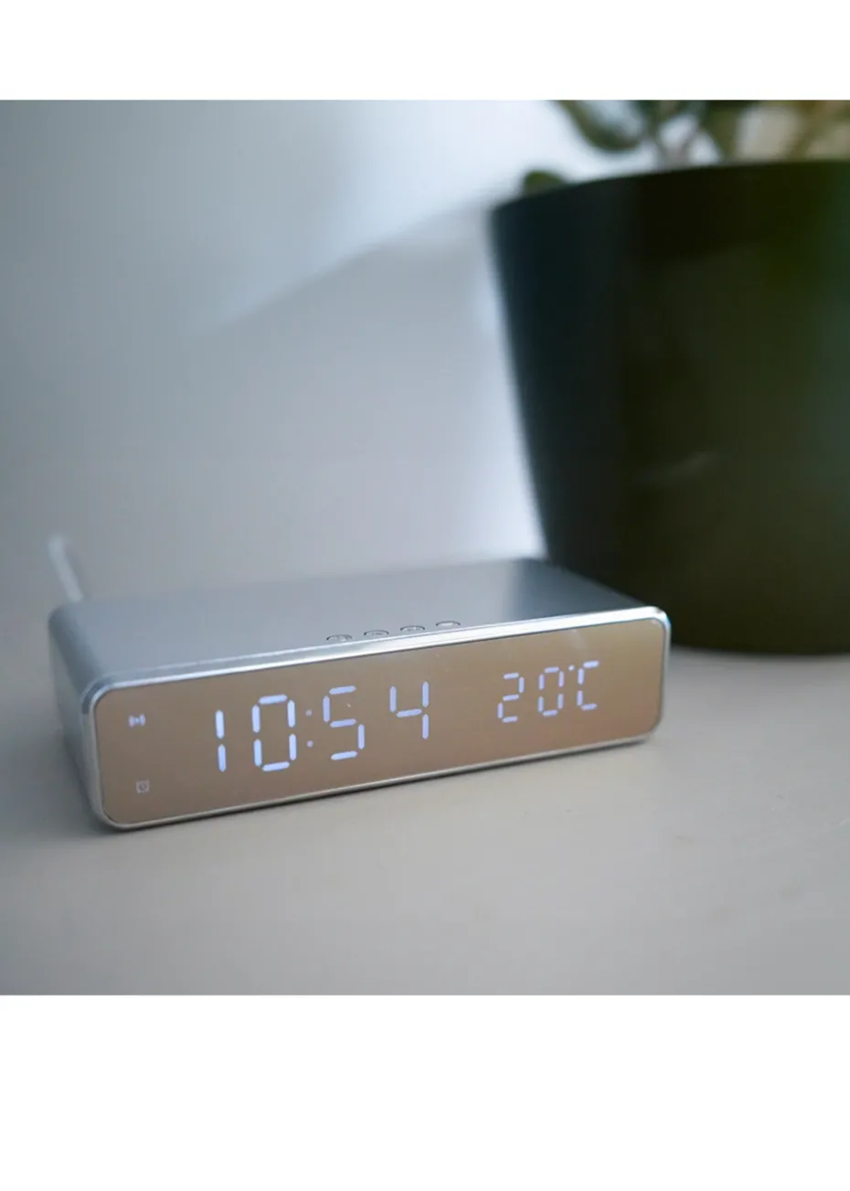 RED5 Silver Wireless Charging Alarm Clock Silver