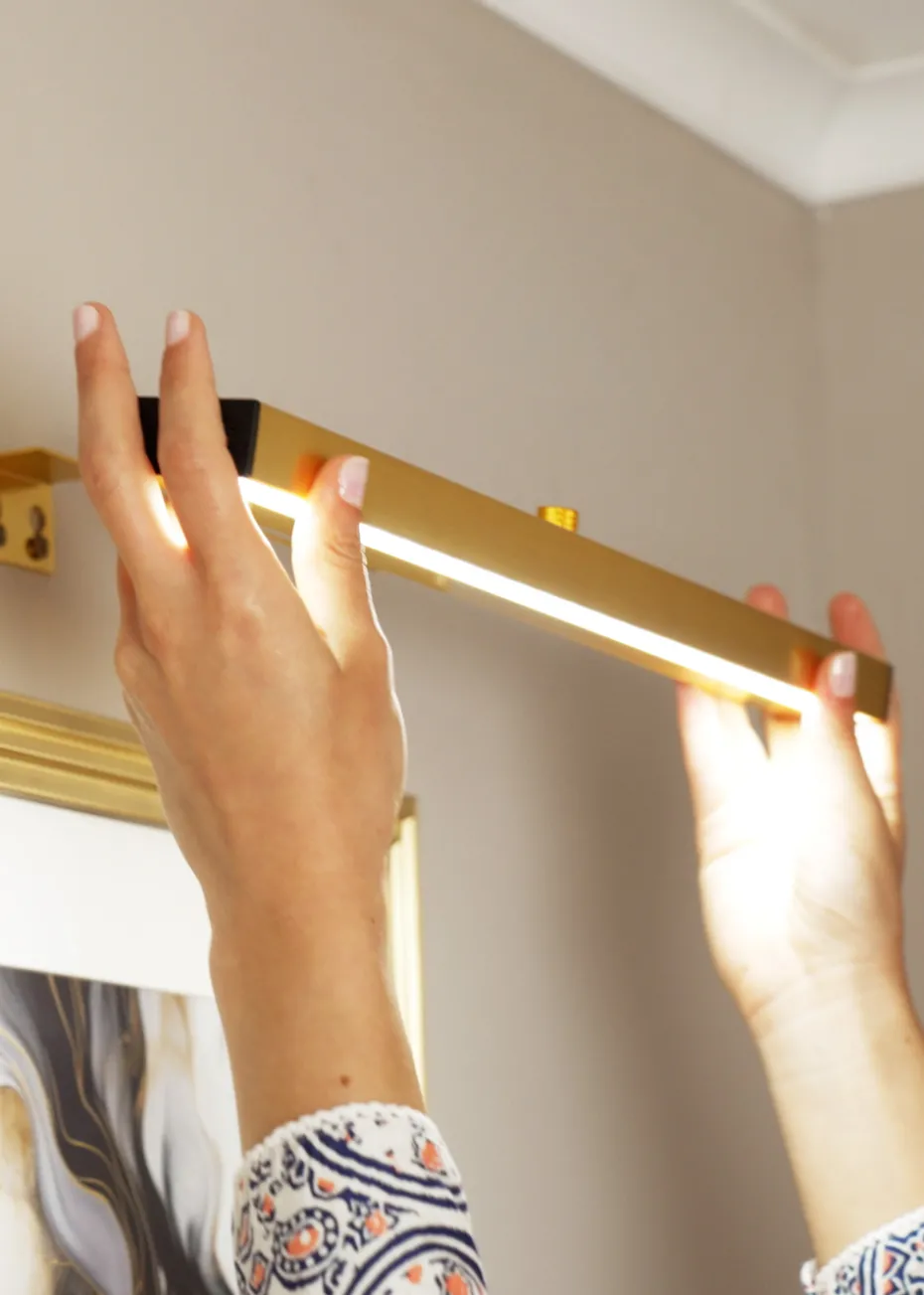 ValueLights Brushed Gold Wall Light Integrated LED (4cm x 40cm x 16.5cm)