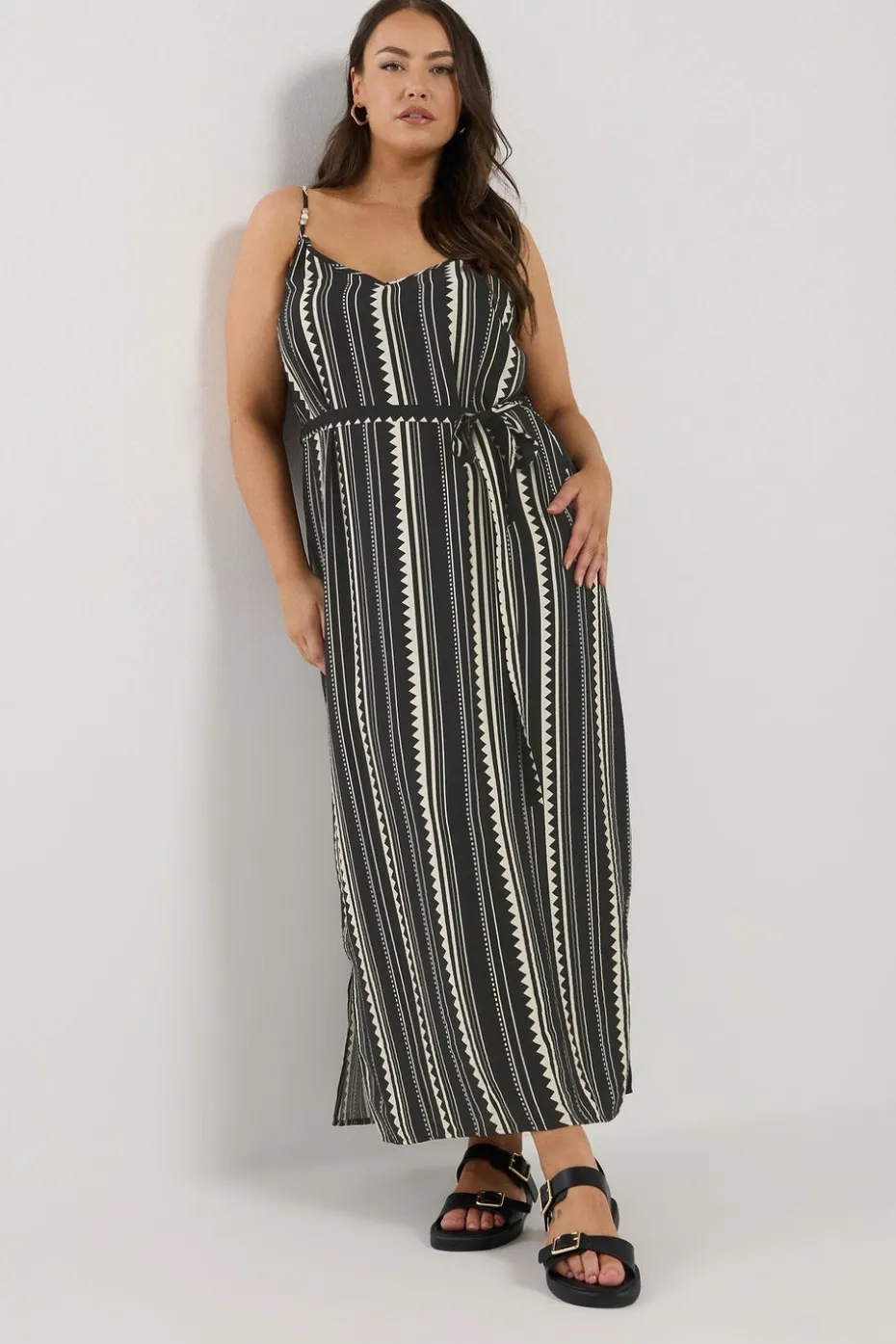 Yours Curve Black Zig Zag Bead Detail Maxi Dress